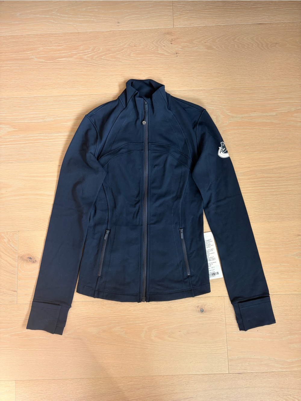 Lululemon Define Jacket Luon Vancouver Canucks Navy Size 6 NWT